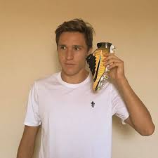 Football statistics of federico chiesa including club and national team history. Federico Chiesa Facebook