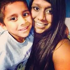 Raquel Bean's Instagram, Twitter & Facebook