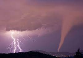 In der nacht zu freitag hat es in nrw stark geregnet. Wie Gefahrlich Wird Das Wetter Am Wochenende Eine Unwetterlage Droht