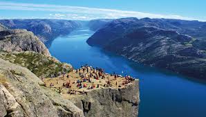 Die dünen türmen sich hier mit bis zu 300 metern höhe auf und umfassen beinahe zwei drittel der gesamten fläche. Fantastische Felsformation Zu Besuch Auf Dem Preikestolen In Norwegen Lebensart Im Norden