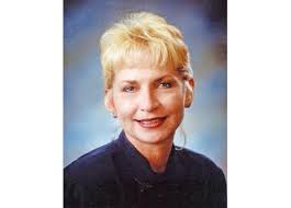 Elaine Schreader's Instagram, Twitter & Facebook