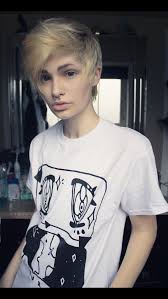 The fade haircut has usually been catered to men with short hair, but recently, men have actually been incorporating a high fade with medium or lengthy hair ahead. Cute Short Androgynous Haircuts Novocom Top