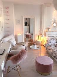 Crochet Yarn Pink And White In 2020 White Room Decor Room Ideas Bedroom White Rooms