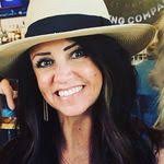 Kelli Hale's Instagram, Twitter & Facebook