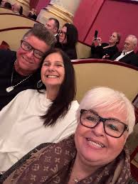 Wir sagen DANKE für das allerletzte Konzert wir hatten Gänsehaut es flossen  auch ein paar Tränen wir werden euch nie vergessen und werden weiter eure  Musik spielen und an die Momente mit