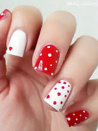 Quieres lucir unas uñas sencillas para una boda o un evento checa estos 10 diseños de uñas discretas y elegantes para la oficina. Unas Para San Valentin 2019 Ideas Del Dia De San Valentin Unas Decoradas Con Puntos Unas De San Valentin Disenos De Unas Con Puntos