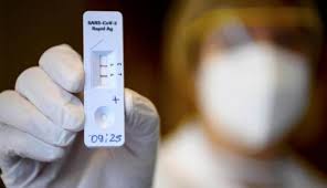 Τα self test είναι το νέο «όπλο» για την καταπολέμηση της πανδημίας και είναι υποχρεωτικό σε αρκετούς χώρους εργασίας. Self Test Gia Poioys Ergazomenoys Einai Ypoxrewtiko H Diadikasia