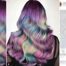 Wir stellen ihnen unsere neue kollektion boden everyday vor. Bunte Haare Regenbogen Haare Dieser Frisur Trend Steht Dunkelhaarigen Hervorragend Bunte De