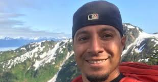 Footage Reveals That Great White Was Stalking Unaware Ocean Photographer