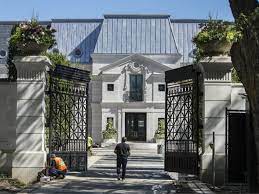 Bridle Path Mansions Celebrities With Toronto Real Estate National Post Mansions Facade House House