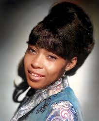 Alexis Martin (@alexismariemrtn)