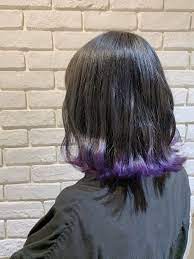 ダークグレージュに裾パープル 流行りの鬼滅カラー 胡蝶しのぶカラー ヘア アイディア ヘアスタイリング ヘアースタイル