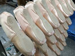 Mark your elastic at the desired length and cut it. Pointe Shoes Part I Ballet Focus