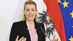Warum hier die familienministerin der övp, sophie karmasin, diesen hervorragenden entschließungsantrag nicht zugestimmt hat, ist für mich nicht nachvollziehbar, da sie ja immer behauptet etwas gegen die vaterlose gesellschaft zu machen und sich „angeblich dafür einsetzt, dass österreich in einigen jahren zum familienfreundlichsten land werden soll? Details Noch Offen Aschbacher Verspricht Kinderbetreuung In Ferien Krone At