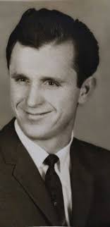 Would very much love to connect with persons familiar with Papa Hungary or  know people from this town. My father was born in Papa, the youngest of 9  siblings. His parents, Joseph