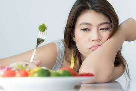 Namun, tidak perlu khawatir ada beberapa cara untuk anda bisa menahan rasa lapar tersebut, sehingga program diet anda akan berjalan dengan nah, gimana? Mengapa Merasa Cemas Menyebabkan Tidak Selera Makan