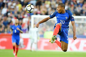 L'équipe de france débute ce matin (10 heures) son tournoi olympique contre le mexique, avec thauvin et gignac pour mener l'attaque. A Quoi Ressemblerait L Equipe De France Des Jeux Olympiques De 2024 L Equipe