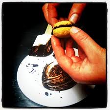 Nella ciotola di una planetaria dotata di foglia versate il burro morbido ma ancora plastico a cubotti e lo zucchero 1. Baci Di Dama Wikiversita