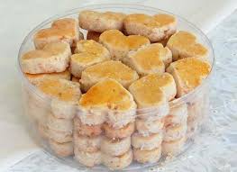 Masukkan minyak jagung sedikit demi sedikit sehingga menjadi doh. Resepi Biskut Mazola Rangup Sukatan Cawan