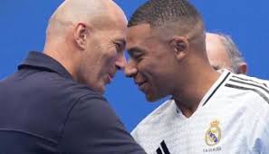 Grèce : après les incendies, la tempête Athena frappe l'île d'Eubée