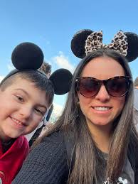 Character dining at Chef Mickey's Disney