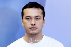 Nicholas saputra biography, ethnicity, religion, interesting facts, favorites, family, updates, childhood facts, information and more Hanya Pamer Kaki Di Instagram Nicholas Saputra Sukses Bikin Warganet Heboh Hingga Salah Fokus Dengan Bagian Tubuhnya Semua Halaman Pop Grid Id