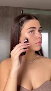 Leah's 5 Minute Makeup Routine for Natural and Glowing Look