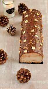 Buche Merveille Composee De Meringues Praline Fruitee Et D Une Ganache Montee Au Chocolat Au Lait Dessert Noel Recette Gateau Noel Recette Dessert
