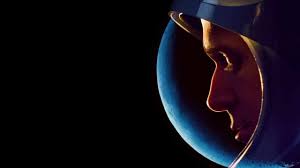 L'uomo porta con sé la consapevolezza che musulmani e francesi possano condividere pacificamente uno stesso territorio. First Man Significato E Analisi Psicologica Del Film Cinematographe It