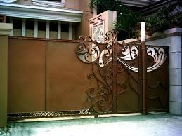 Try to blend in unobtrusively with its surroundings. 10 Simple Modern Sliding Gate Designs For Homes I Fashion Styles