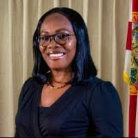 Alexis Aiken's Instagram, Twitter & Facebook