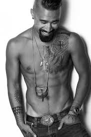 Getting My Daily Dose Of Nahko Bear Medicine For The People Definitely Feeds My Soul Medicinetribe Beautiful People Beautiful Men People
