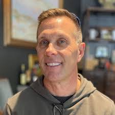 Dustin Bender's Instagram, Twitter & Facebook