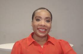 Fawn Weaver inspires FAMU graduates with bold life lessons