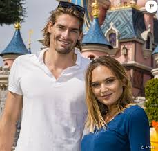 Par chance, camille lacourt, son mari depuis le 8 août 2013, est tout de suite tombé amoureux de. Valerie Begue Et Camille Lacourt Soudes Malgre Leur Divorce Purepeople