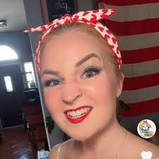 Ashley Kellenberger's Instagram, Twitter & Facebook