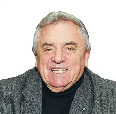 Kálmán mészöly (born 16 july 1941) is a hungarian former professional football player and coach. Meszoly Kalman A Csiricsare Nyakkendo Es A Ciki Makkos Cipo