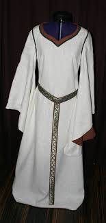 Over 100,000 english translations of german words and phrases. Brautkleid Mittelalter Mels Gewaenderey Kleider Brautkleid Elbenkleid