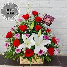 Maybe you would like to learn more about one of these? Rangkaian Bunga Buket Bunga Mawar Merah Bunga Meja Mawar Merah Pink Shopee Indonesia
