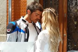 Discover more posts about kelly bailey. Kelly Bailey E Lourenco Ortigao De Irmaos A Namorados Maisfutebol