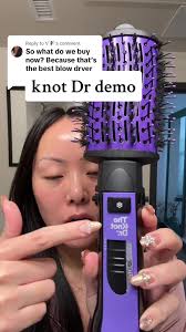 Replying to @V🧚🏾‍♀️ demo and review of the knot dr by conair! this is so  much better than the revlon and altho i dont have curly hair i rhink it  would damage less and work better because the bristles ...