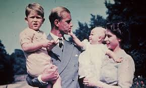 Prince philip with, from left, prince william; Caras O Principe Carlos E O Pai O Duque De Edimburgo Uma Relacao Muitas Vezes Dificil