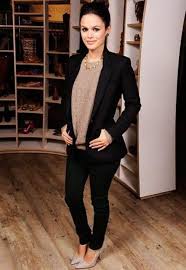 35 Fashionable Work Outfits For Women To Score A Raise Styleoholic But No Jacket Work Attire Business Outfits Dresses For Work