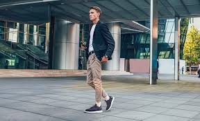8 Best Men's Business Casual Sneaker Outfit Ideas