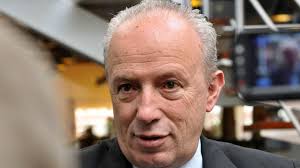 Pedro santana lopes, chefe de governo português entre julho e novembro de 2004. Novo Partido De Pedro Santana Lopes Vai Chamar Se Alianca Jornal Do Luxemburgo