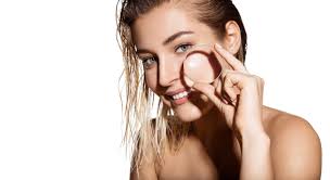 Unveiling the Viral Tik Tok Craze: Can Tretinoin Give You Glass Skin?