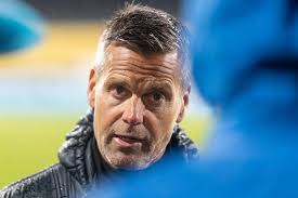 Stefan ønsker at mormor på 70 og supertrente «Tom» skal kunne trene side om  side