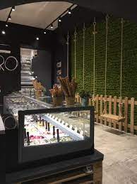 Welovepuro Is An Icecream Parlour Franchising Born In 2014 Near Salerno Within Two Ye Arredamento Color Crema Design Per Interni Ristorante Idee Per Bar