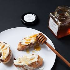Tartines Chevre Et Miel De Chataignier De Lozere Tartine Chevre Culinaire Miel