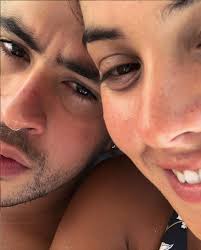 Puerto rican singer bad bunny and girlfriend gabriela are instagram official, and she is even featured on his new album. Novia De Bad Bunny Sorprende Bailando En Bikini Y El Cantante La Presume